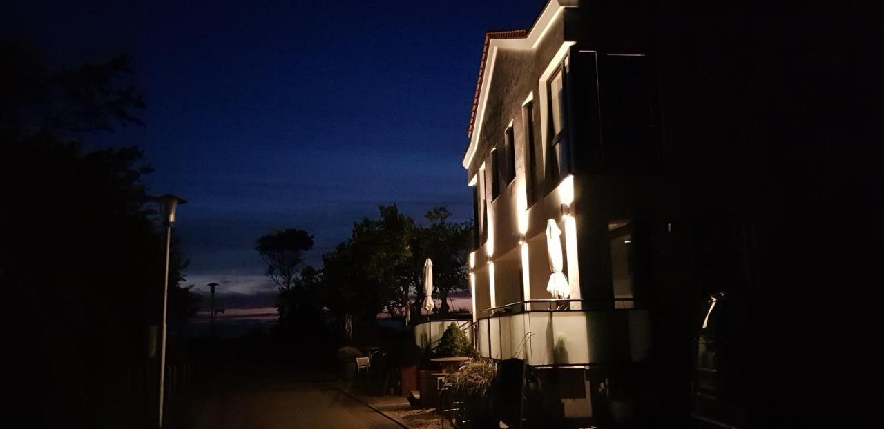 Haus Achtern Diek In Erster Reihe Am Meer Fehmarn Exterior foto