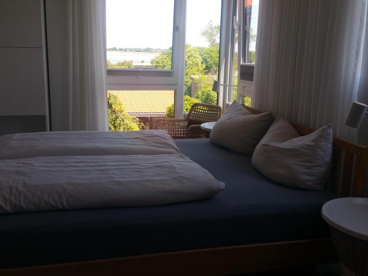 Haus Achtern Diek In Erster Reihe Am Meer Fehmarn Exterior foto
